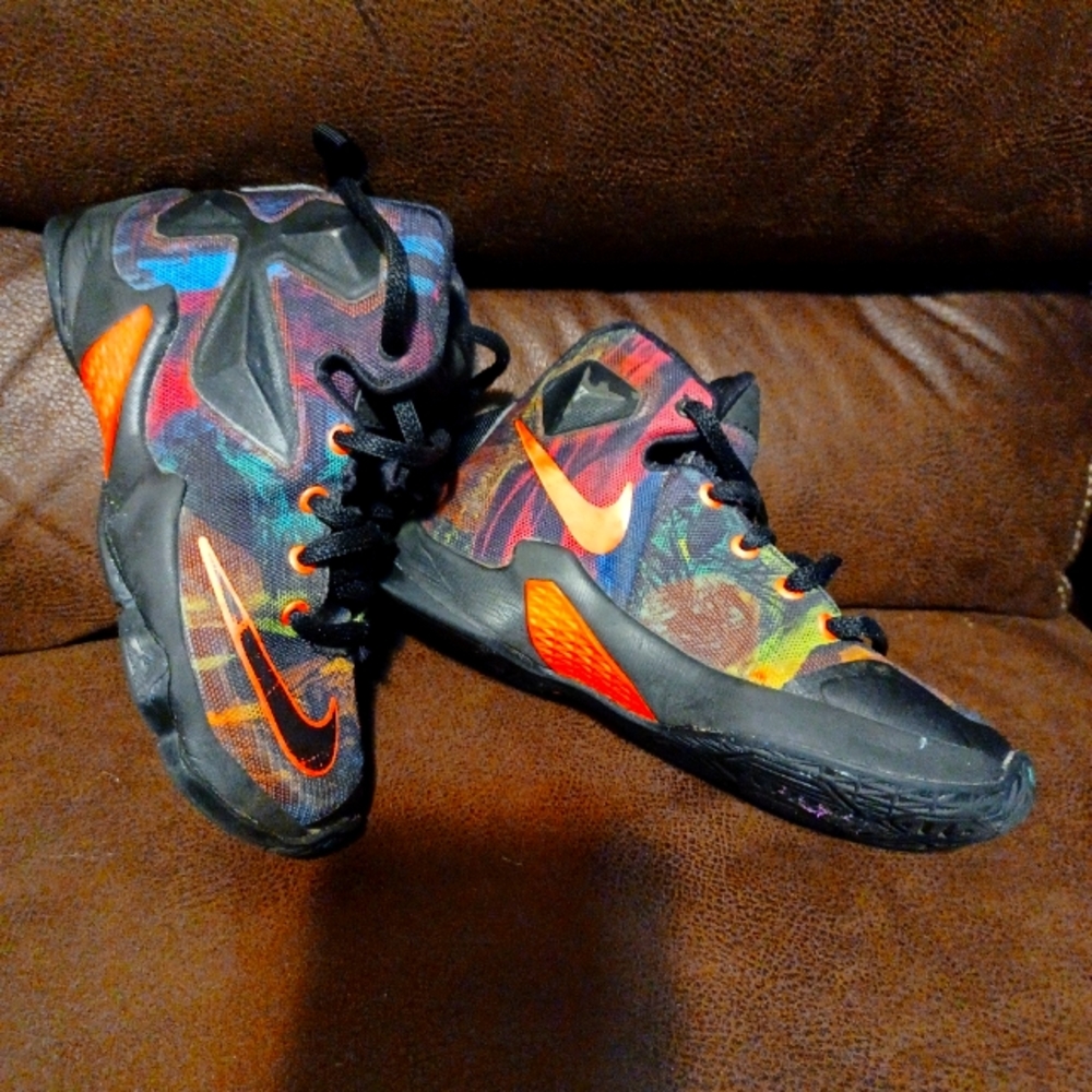 Boys Nike LeBron James tennis shoes, black multi color